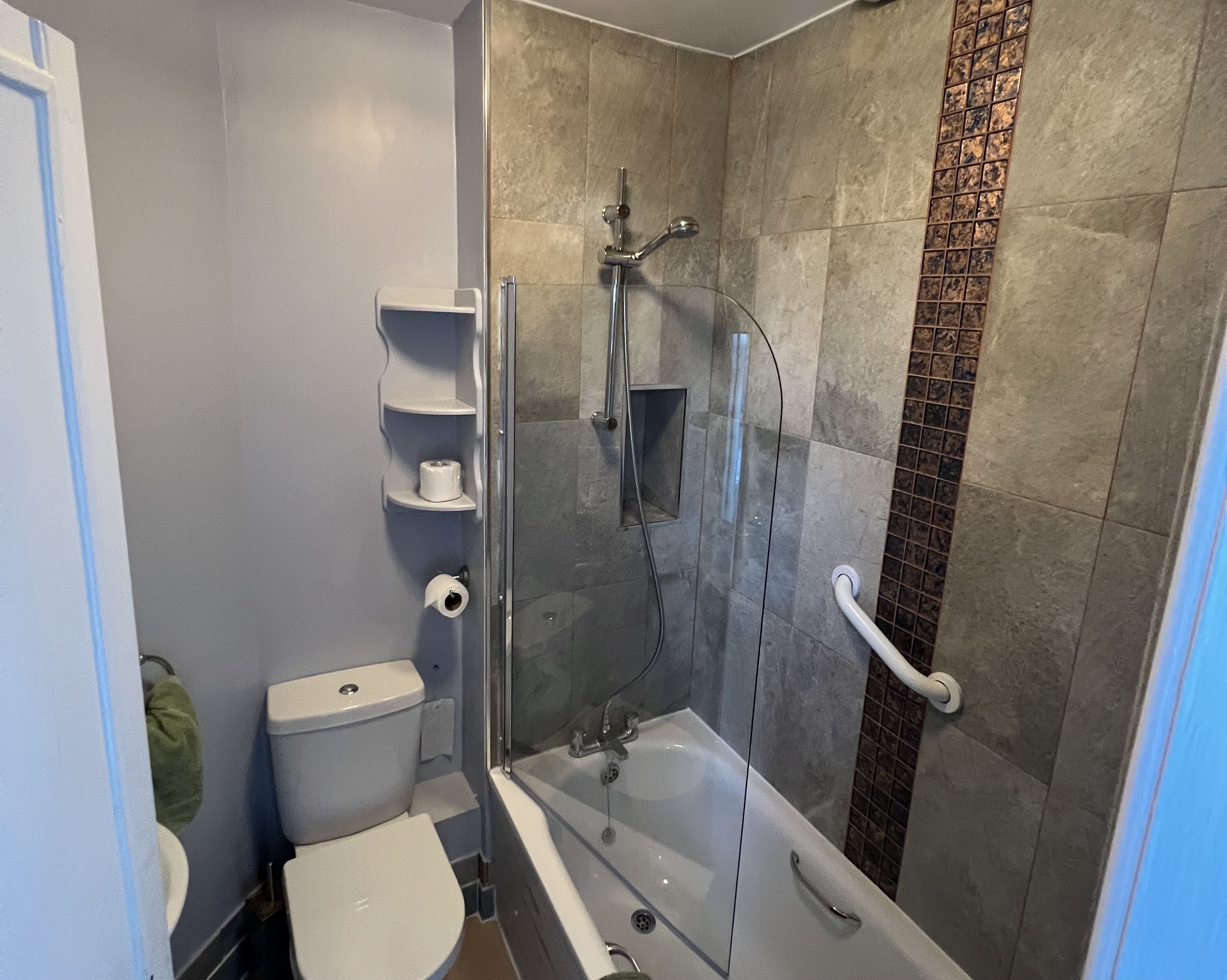 An image of a bathroom
