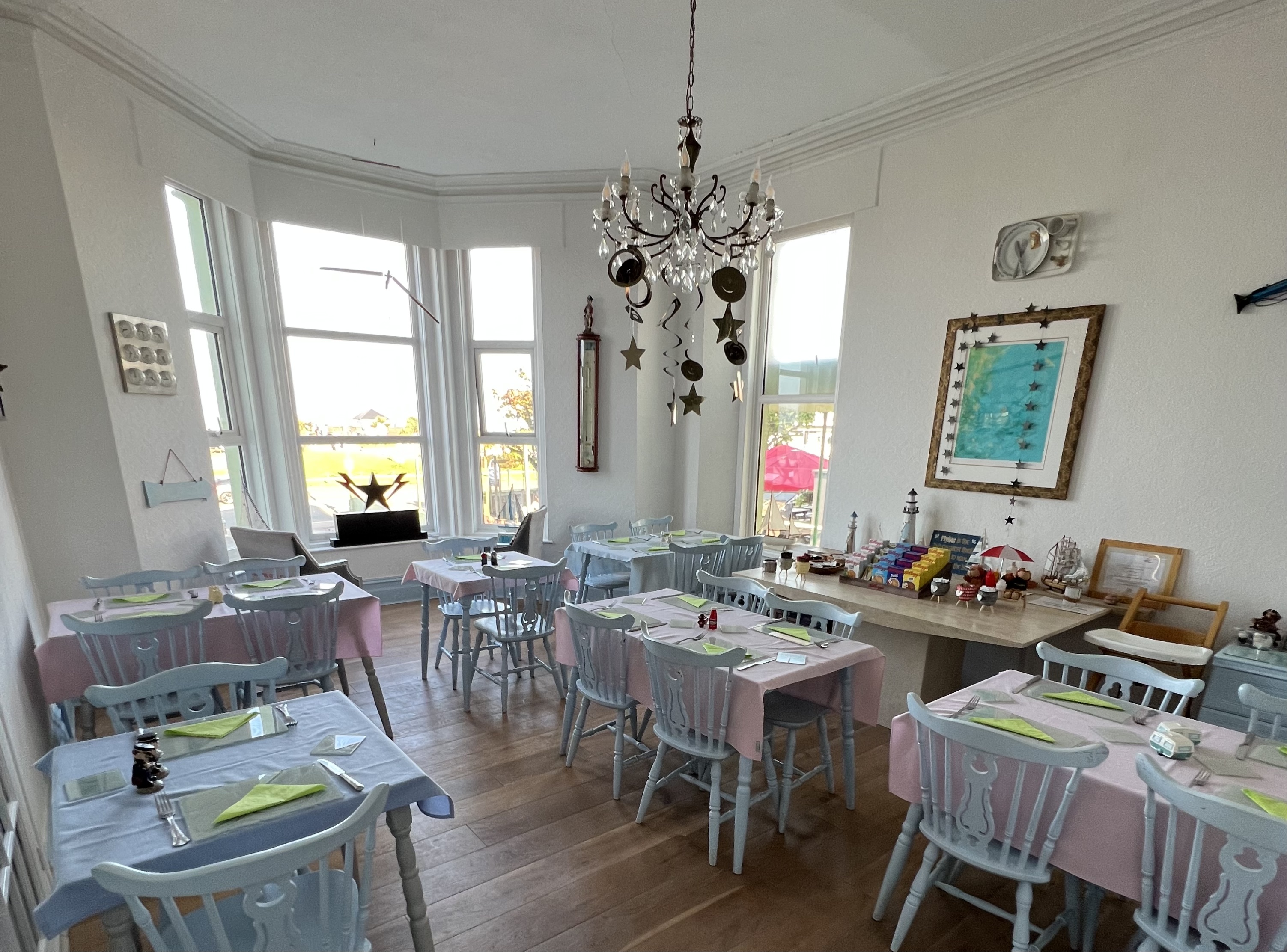 An image of the dining room at Sealawn